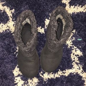Muk Luks women’s size 6
